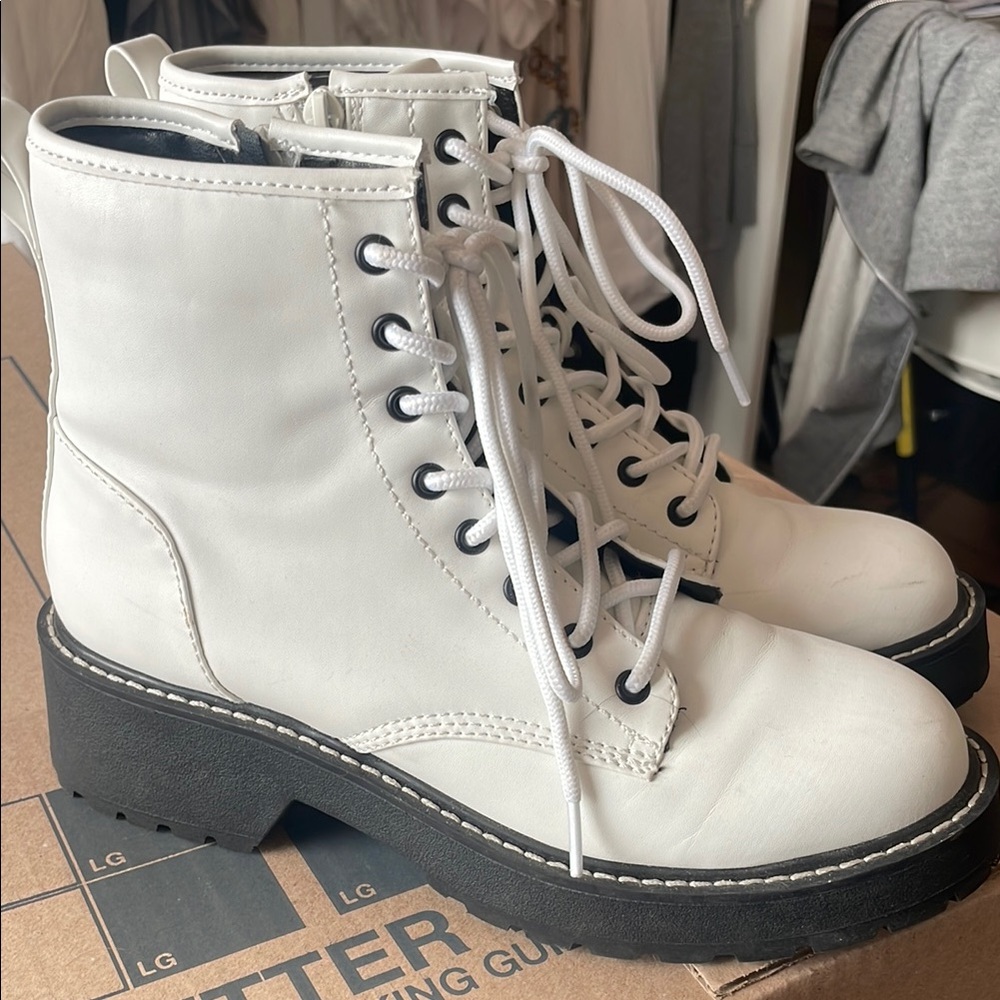Madden Girl White Combat Boots sz 8